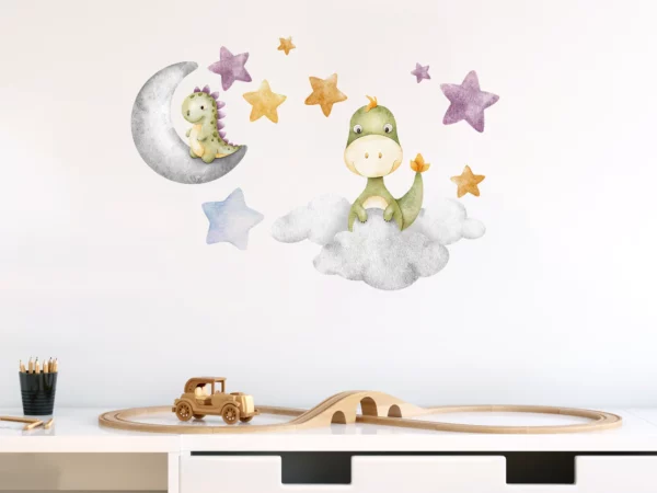 Väggdekor barn med en vägg med wallstickers som föreställer två dinosaurier bland stjärnorna.